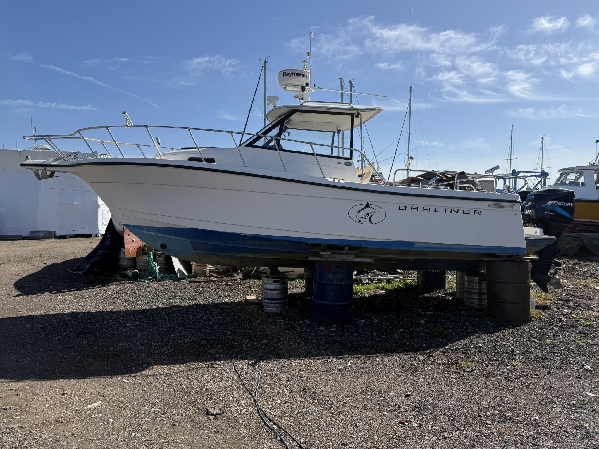 Bayliner Trophy 2509 - Dean & Holland Yacht Brokers